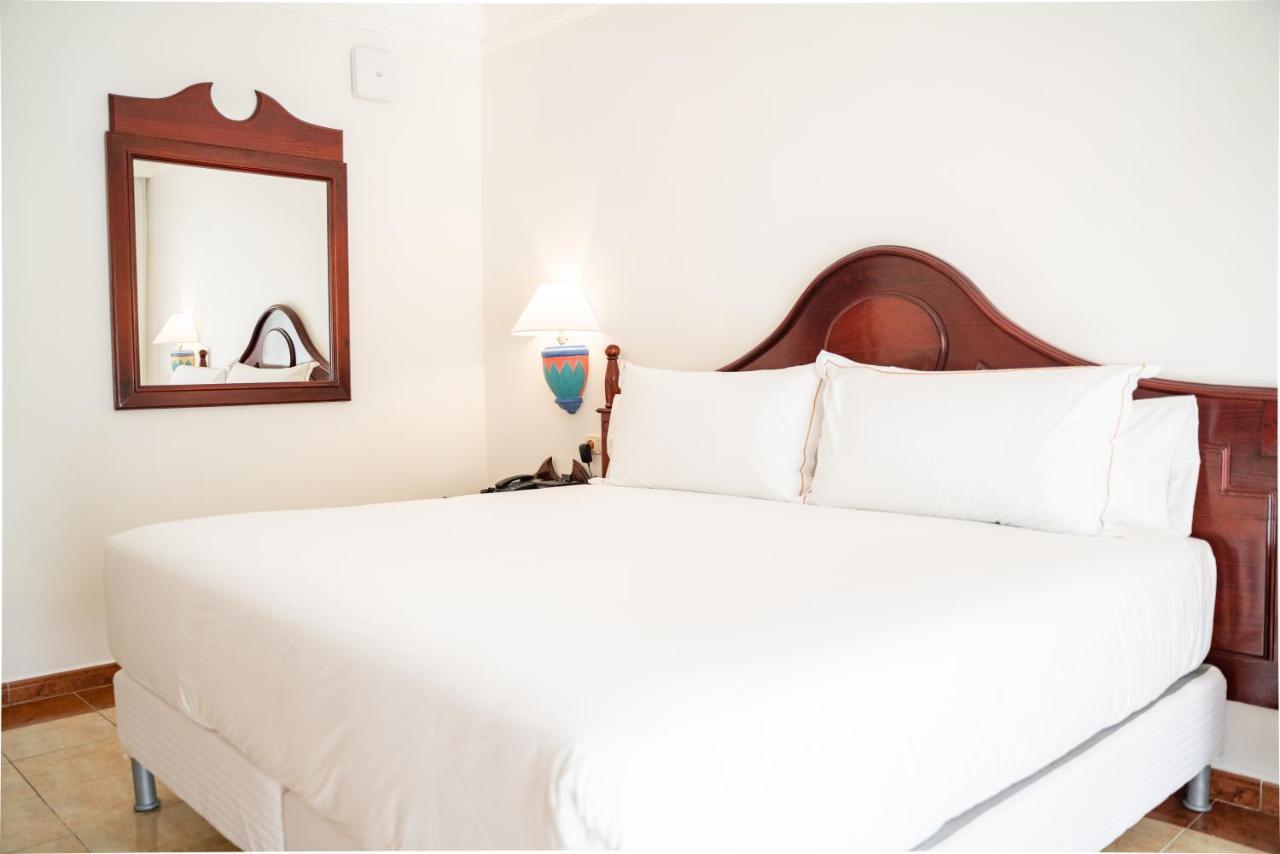 Senator Junior Suite